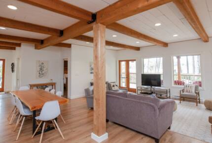 Rainforest Waterfront Gem on Jensen's Bay - Tofino, Canada