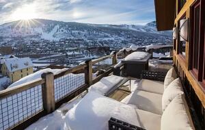 Top Floor Outdoor Deck with Mountain/City Views