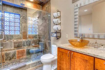 The Perch Park City - Magnificent Old Town Home with Views |Elevator | Hot Tub | Sauna | Game Room | Pinball - Park City, Utah