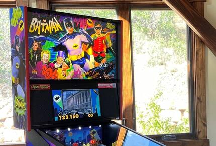 Batman 66 Pinball - plays clips from original Batman TV show