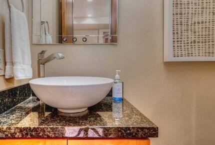 Main Level public bath