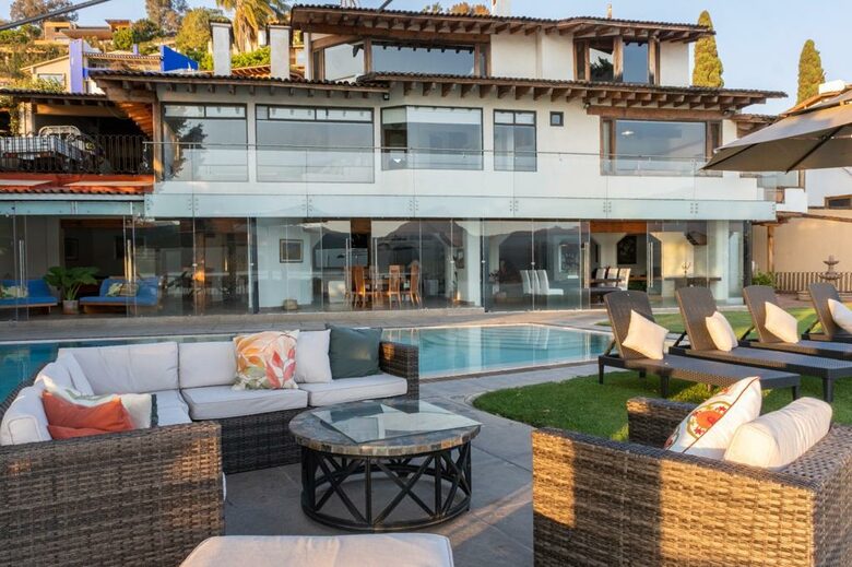 Stunning Modern Lakefront Getaway - Valle de Bravo, Mexico