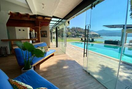 Stunning Modern Lakefront Getaway - Valle de Bravo, Mexico