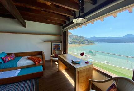 Stunning Modern Lakefront Getaway - Valle de Bravo, Mexico