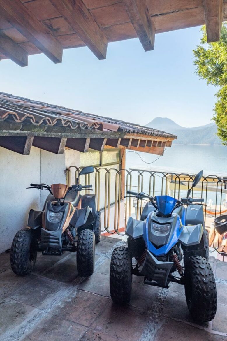 Stunning Modern Lakefront Getaway - Valle de Bravo, Mexico