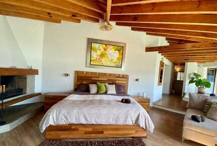 Stunning Modern Lakefront Getaway - Valle de Bravo, Mexico