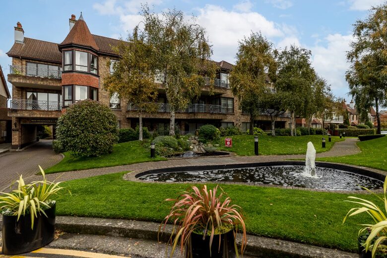 Shrewsbury Park - Dublin, Ireland
