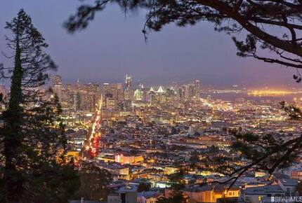 Architectural Gem Overlooking the Bay - San Francisco, California