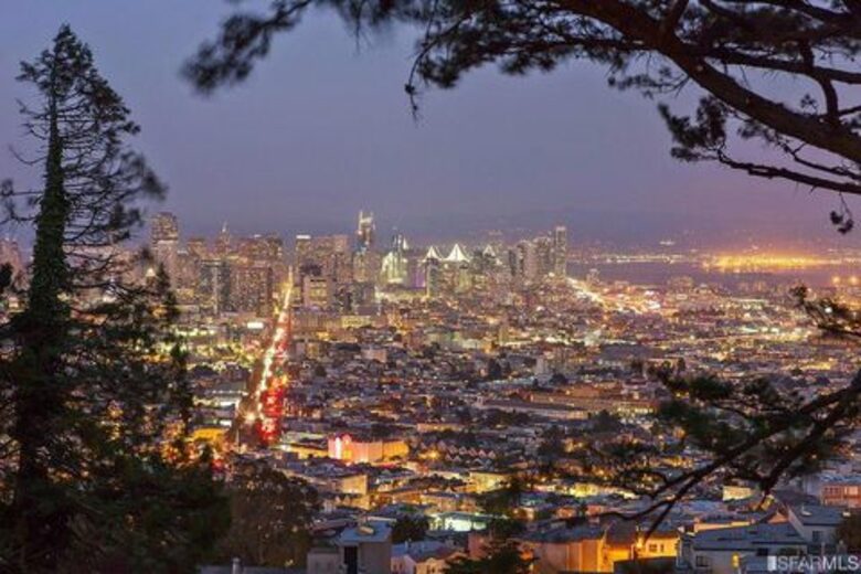 Architectural Gem Overlooking the Bay - San Francisco, California