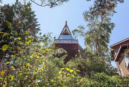 Architectural Gem Overlooking the Bay - San Francisco, California