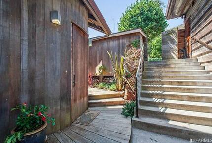 Architectural Gem Overlooking the Bay - San Francisco, California