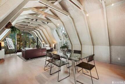 Architectural Gem Overlooking the Bay - San Francisco, California