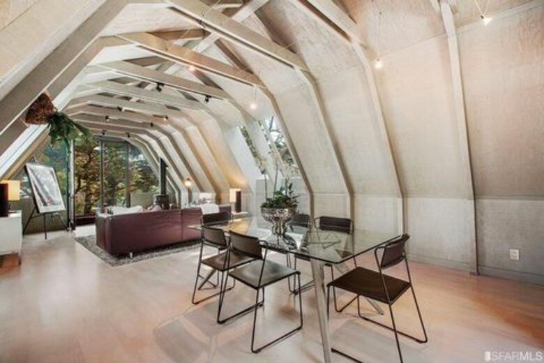 Architectural Gem Overlooking the Bay - San Francisco, California