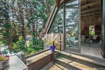 Architectural Gem Overlooking the Bay - San Francisco, California