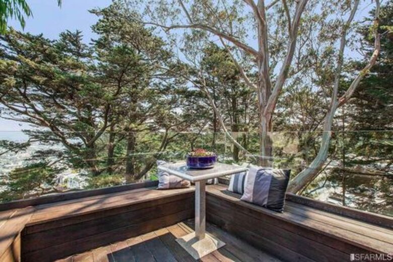 Architectural Gem Overlooking the Bay - San Francisco, California