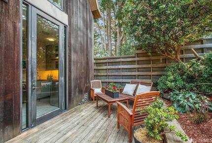 Architectural Gem Overlooking the Bay - San Francisco, California