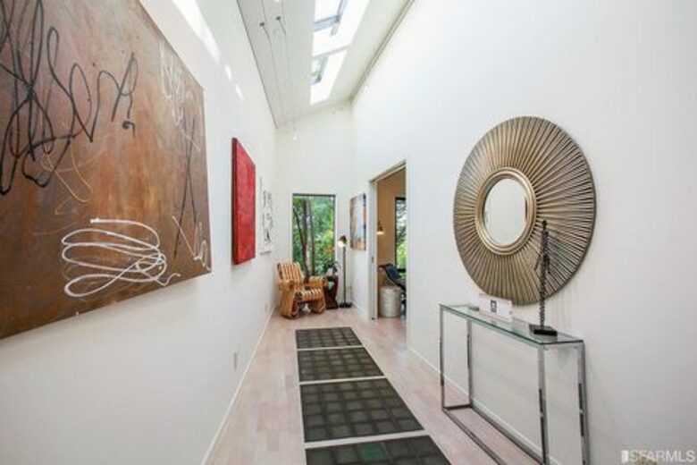 Architectural Gem Overlooking the Bay - San Francisco, California