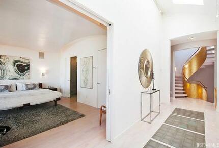 Architectural Gem Overlooking the Bay - San Francisco, California