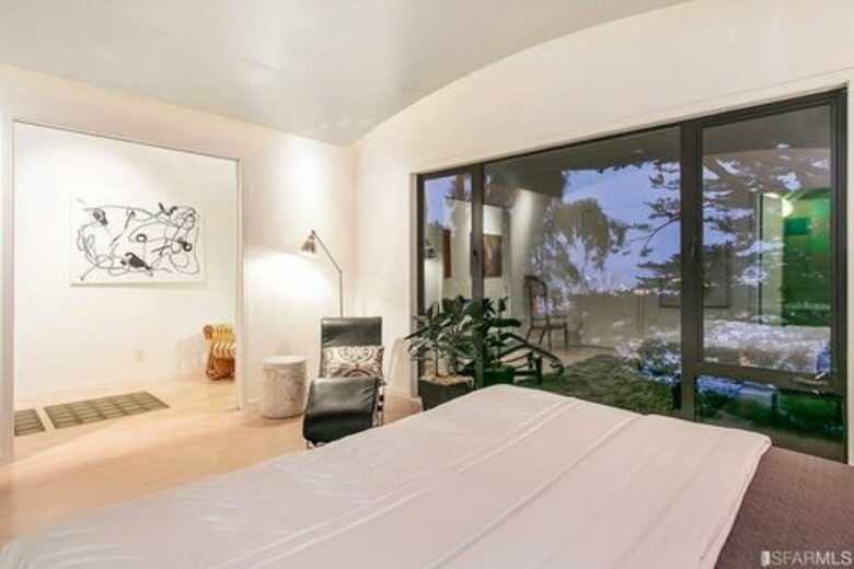 Architectural Gem Overlooking the Bay - San Francisco, California