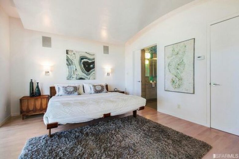 Architectural Gem Overlooking the Bay - San Francisco, California