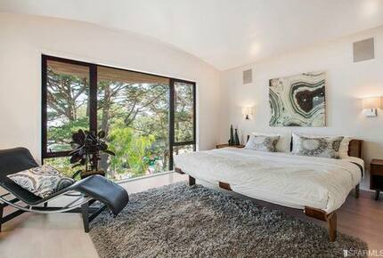 Architectural Gem Overlooking the Bay - San Francisco, California