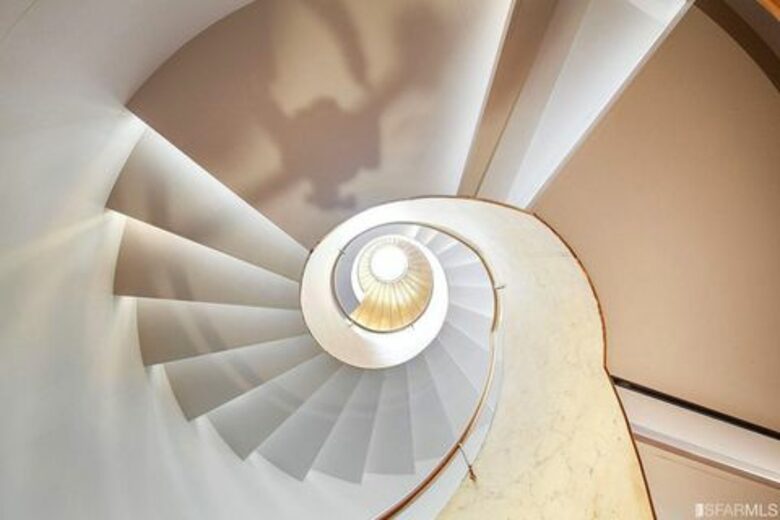 Architectural Gem Overlooking the Bay - San Francisco, California