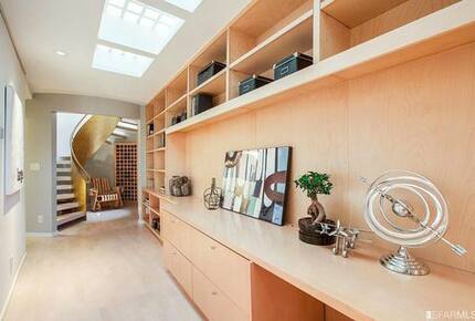 Architectural Gem Overlooking the Bay - San Francisco, California