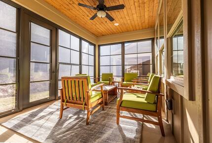 Beautiful Brand New Modern Home - Black Mountain, North Carolina