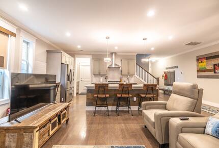 Beautiful Brand New Modern Home - Black Mountain, North Carolina