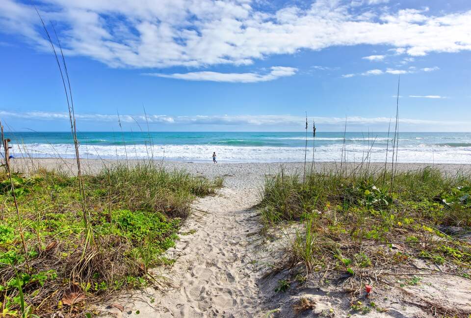 Oceanfront Estate in the Space Coast w/pool and 2 villas - Indialantic, Florida