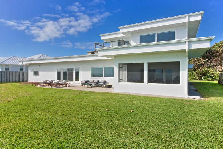 Oceanfront Estate in the Space Coast w/pool and 2 villas - Indialantic, Florida