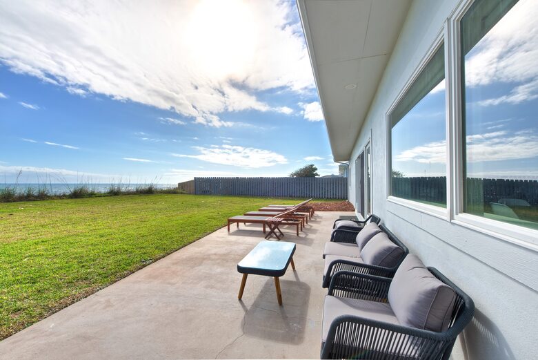 Oceanfront Estate in the Space Coast w/pool and 2 villas - Indialantic, Florida