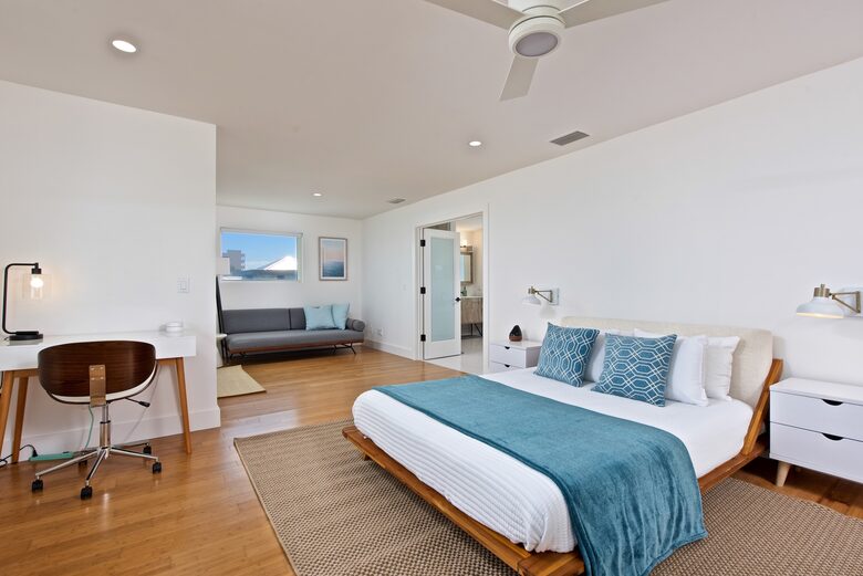 Oceanfront Estate in the Space Coast w/pool and 2 villas - Indialantic, Florida