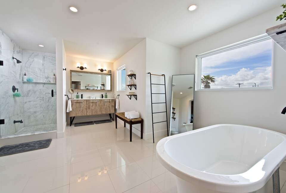 Oceanfront Estate in the Space Coast w/pool and 2 villas - Indialantic, Florida