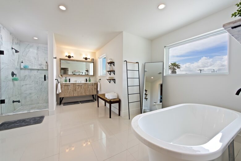 Oceanfront Estate in the Space Coast w/pool and 2 villas - Indialantic, Florida