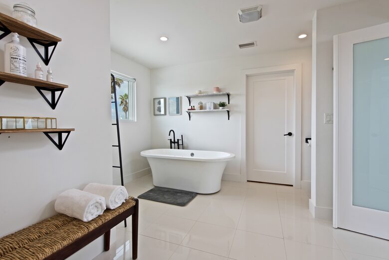 Oceanfront Estate in the Space Coast w/pool and 2 villas - Indialantic, Florida