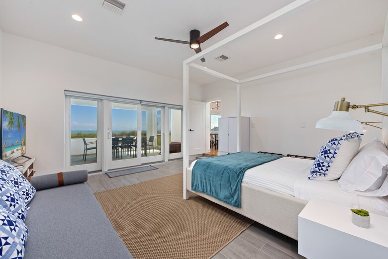 Oceanfront Estate in the Space Coast w/pool and 2 villas - Indialantic, Florida