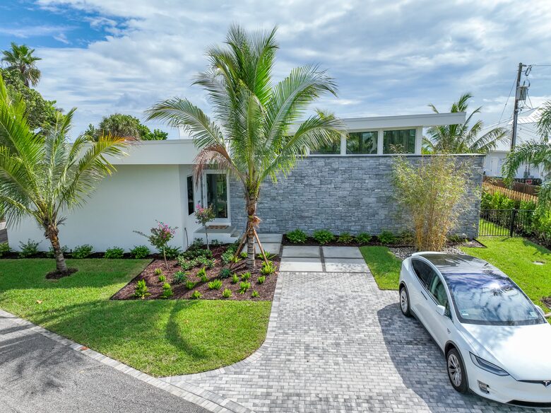 Oceanfront Estate in the Space Coast w/pool and 2 villas - Indialantic, Florida