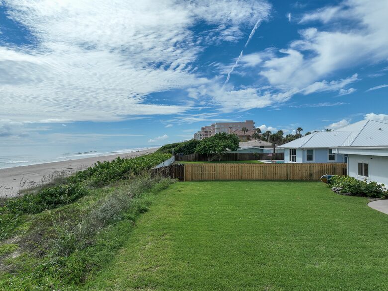 Oceanfront Estate in the Space Coast w/pool and 2 villas - Indialantic, Florida