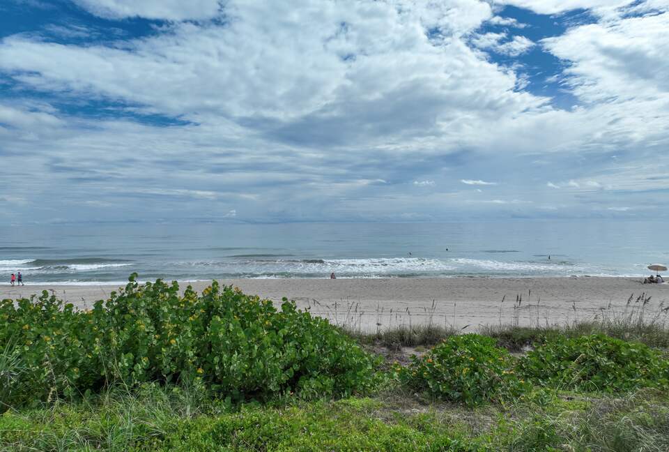 Oceanfront Estate in the Space Coast w/pool and 2 villas - Indialantic, Florida