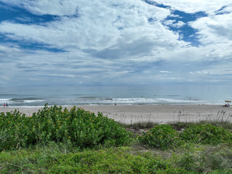 Oceanfront Estate in the Space Coast w/pool and 2 villas - Indialantic, Florida