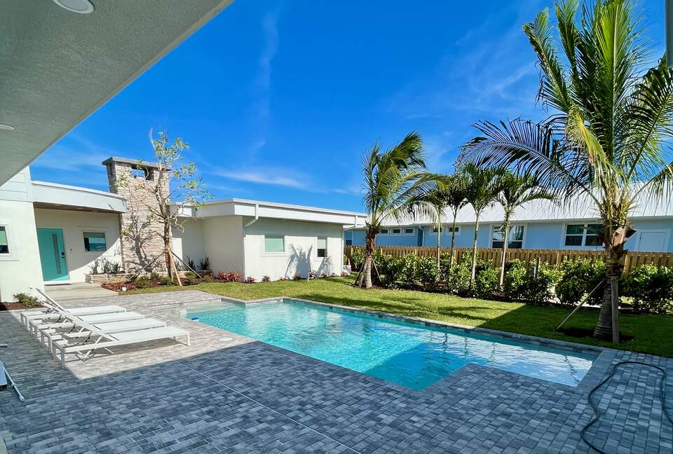 Oceanfront Estate in the Space Coast w/pool and 2 villas - Indialantic, Florida