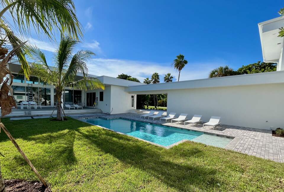 Oceanfront Estate in the Space Coast w/pool and 2 villas - Indialantic, Florida