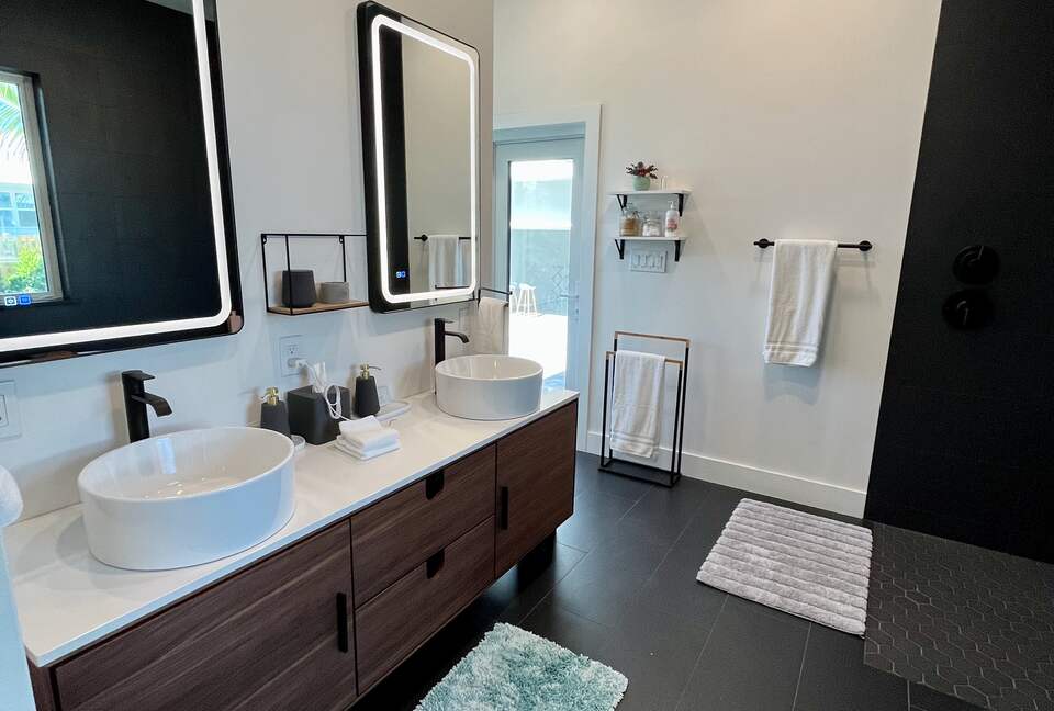 Oceanfront Estate in the Space Coast w/pool and 2 villas - Indialantic, Florida