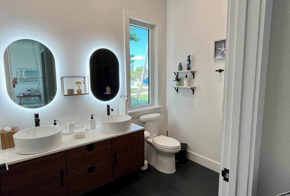 Oceanfront Estate in the Space Coast w/pool and 2 villas - Indialantic, Florida