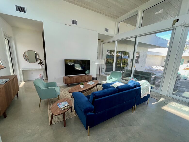 Oceanfront Estate in the Space Coast w/pool and 2 villas - Indialantic, Florida