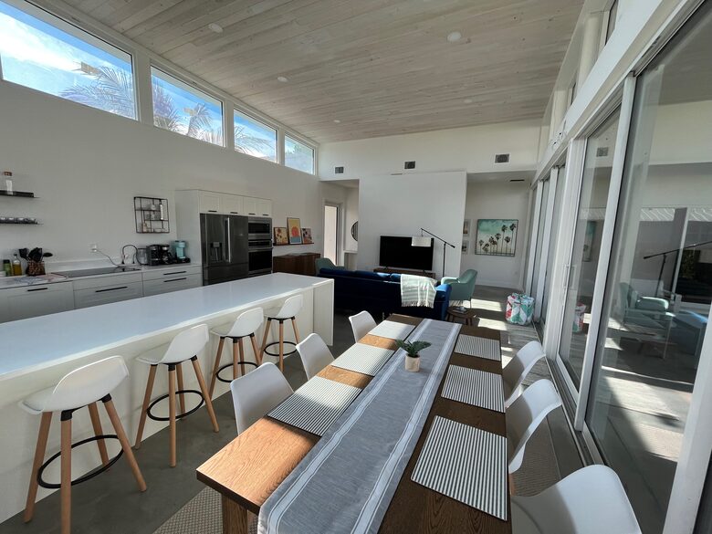 Oceanfront Estate in the Space Coast w/pool and 2 villas - Indialantic, Florida