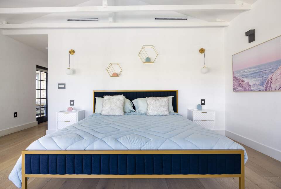 Sunset Waterfront Villa with Pool & Jacuzzi - Hallandale Beach, Florida