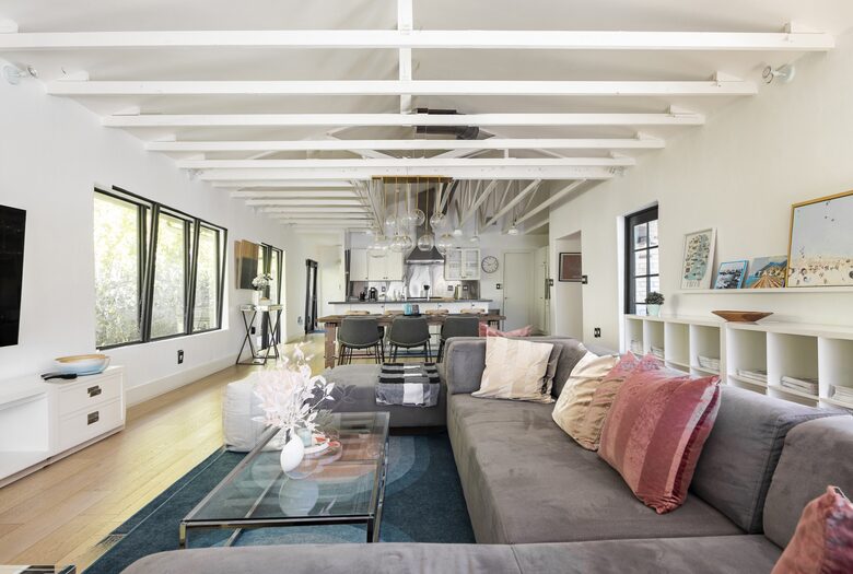 Sunset Waterfront Villa with Pool & Jacuzzi - Hallandale Beach, Florida