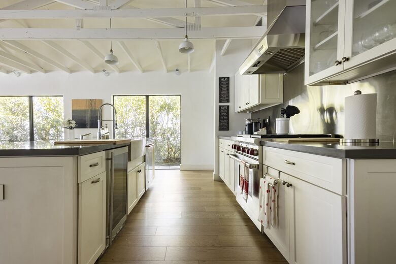 Sunset Waterfront Villa with Pool & Jacuzzi - Hallandale Beach, Florida